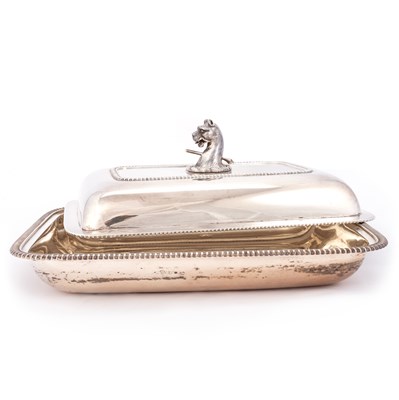 Lot 508 - A PAIR OF GEORGE III SILVER ENTREE DISHES AND COVERS