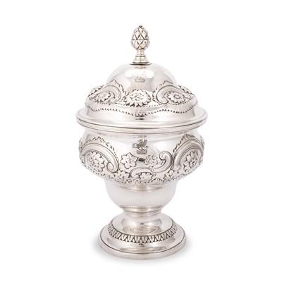 Lot 287 - A GEORGE III SILVER SWEETMEAT BOWL AND COVER