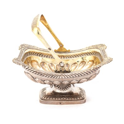 Lot 337 - A 19TH CENTURY RUSSIAN SILVER-GILT SWING-HANDLE BASKET