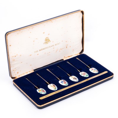 Lot 404 - A SET OF SIX ELIZABETH II SILVER AND ENAMEL 'FLOWER' SPOONS