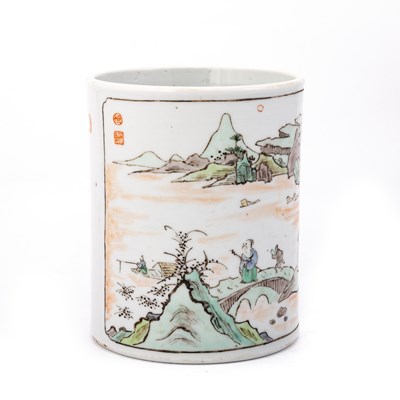 Lot 142 - A CHINESE FAMILLE VERTE BRUSH POT
