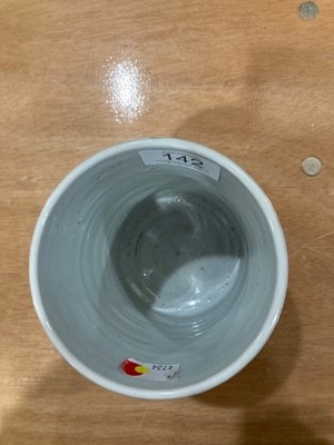 Lot 142 - A CHINESE FAMILLE VERTE BRUSH POT