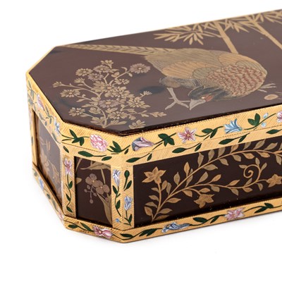 Lot 548 - A FINE FRENCH GOLD-MOUNTED, ENAMEL AND JAPANESE LACQUER BOX, POSSIBLY BY JEAN DUCROLLAY