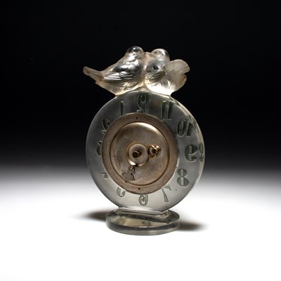 Lot 34 - RENÉ LALIQUE (FRENCH, 1860-1945), AN 'ANTOINETTE' CLOCK, DESIGNED 1931