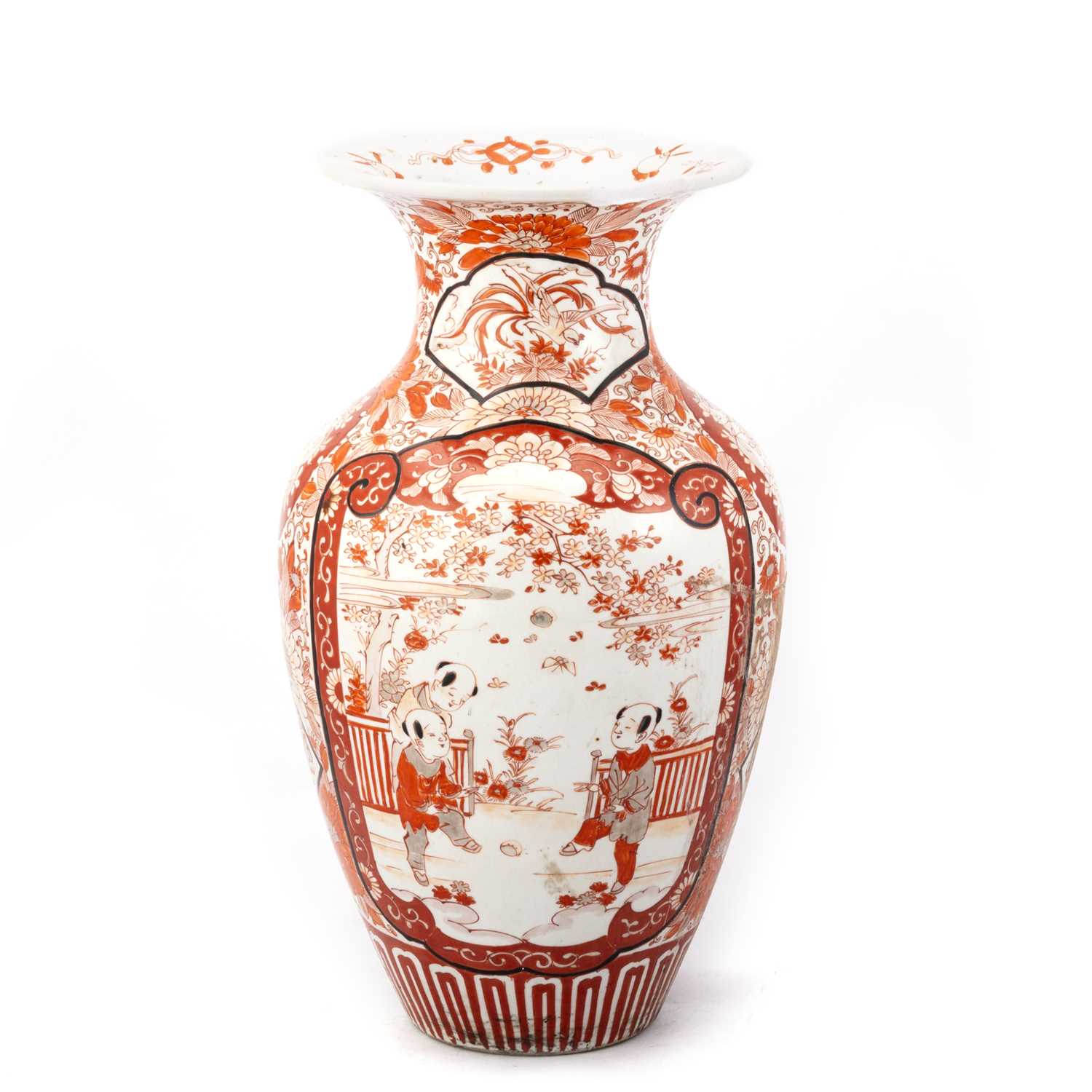 Lot 157 - A LARGE JAPANESE IMARI VASE, LATE 19TH/ EARLY 20TH CENTURY