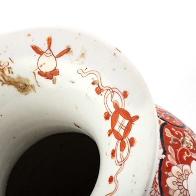 Lot 157 - A LARGE JAPANESE IMARI VASE, LATE 19TH/ EARLY 20TH CENTURY