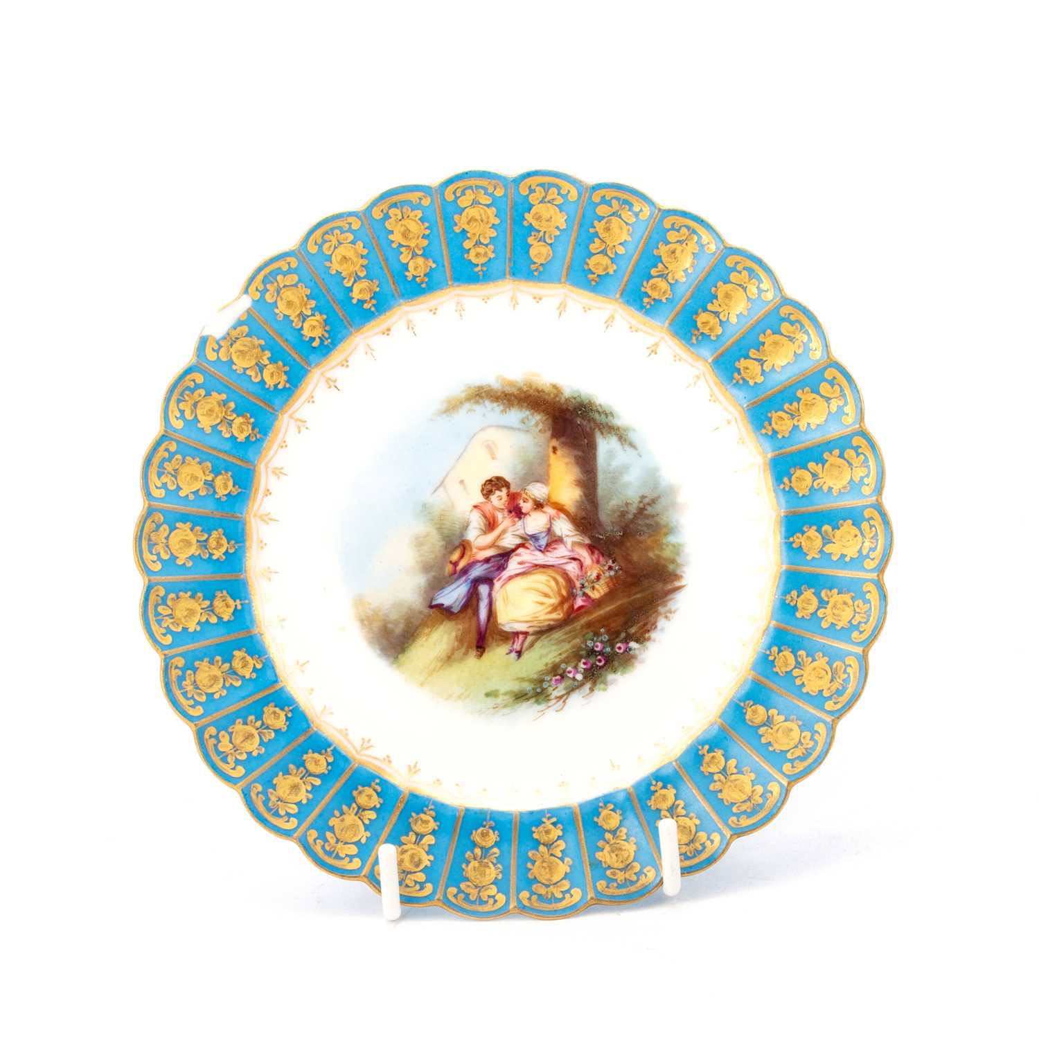 Lot 39 - A SÈVRES STYLE 'CHÂTEAU DES TUILERIES' FLUTED SAUCER DISH, 19TH CENTURY