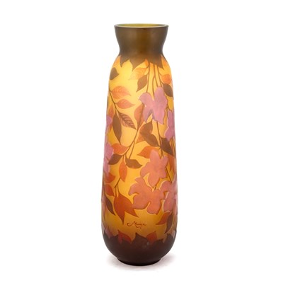 Lot 29 - A LARGE CAMEO GLASS VASE, SIGNED MUNZA