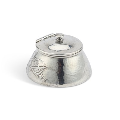 Lot 217 - ARCHIBALD KNOX (1864-1933) FOR LIBERTY & CO, A TUDRIC PEWTER INKWELL