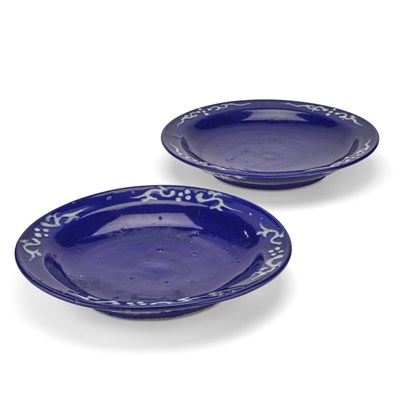 Lot 109 - A PAIR OF CHINESE REVERSE SLIP-DECORATED BLUE AND WHITE DISHES, PROBABLY 19TH CENTURY