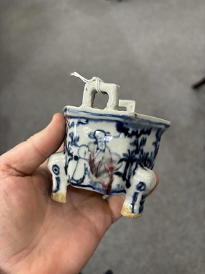Lot 642 - A CHINESE HEXAGONAL TRIPOD CENSER
