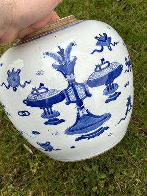 Lot 83 - A CHINESE BLUE AND WHITE GINGER JAR