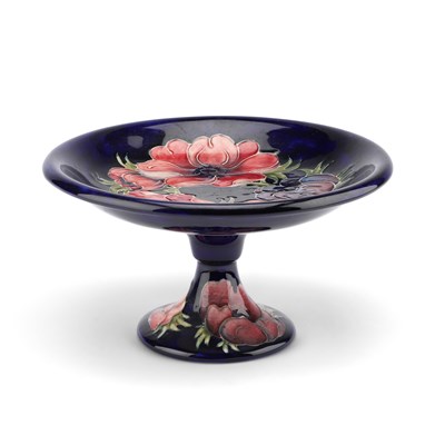 Lot 68 - A MOORCROFT POTTERY 'ANEMONE' COMPORT
