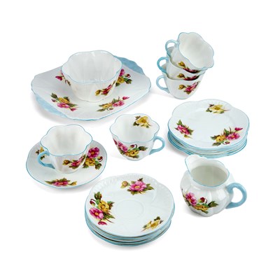 Lot 58 - A SHELLEY BEGONIA PATTERN TEA SERVICE