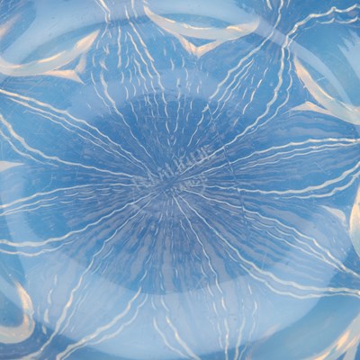 Lot 19 - RENÉ LALIQUE (FRENCH, 1860-1945), A 'BULBES' BOWL, NO. 2, DESIGNED 1935