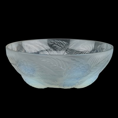 Lot 20 - RENÉ LALIQUE (FRENCH, 1860-1945), A ' DAHLIAS' BOWL, DESIGNED 1921
