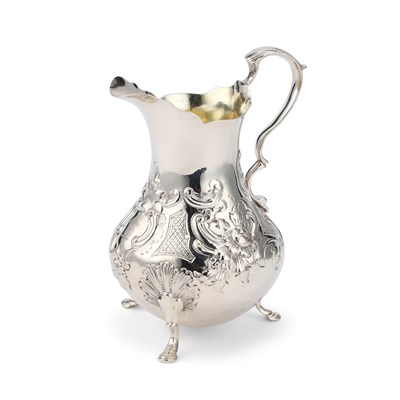 Lot 456 - A VICTORIAN SILVER CREAM JUG