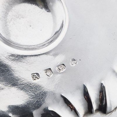 Lot 321 - A GEORGE II SILVER CHAMBERSTICK