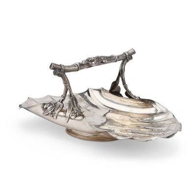 Lot 491 - A VICTORIAN AESTHETIC SILVER DISH
