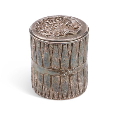 Lot 219 - AN ART NOUVEAU AMERICAN SILVER-PLATED CIGAR BOX