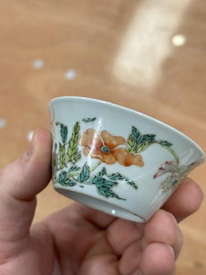 Lot 89 - THREE PIECES OF CHINESE PORCELAIN