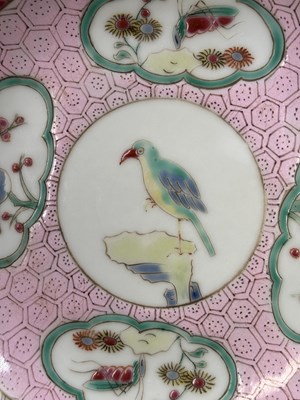 Lot 89 - THREE PIECES OF CHINESE PORCELAIN