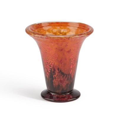 Lot 20 - A DAUM GLASS VASE, CIRCA 1922