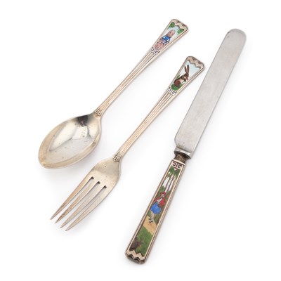Lot 294 - AN ART DECO SILVER AND ENAMEL THREE-PIECE CHRISTENING SET