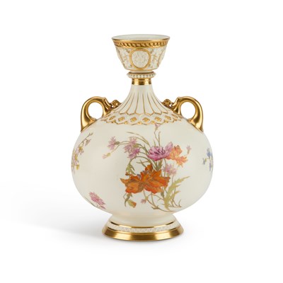 Lot 84 - A LARGE ROYAL WORCESTER VASE, CIRCA 1880