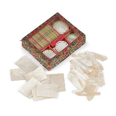 Lot 138 - A LARGE COLLECTION OF 19TH CENTURY CHINESE MOTHER-OF-PEARL GAMING COUNTERS
