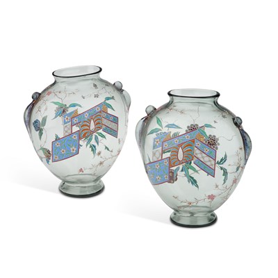 Lot 15 - A PAIR OF 19TH CENTURY CONTINENTAL GLASS VASES IN THE CHINESE TASTE
