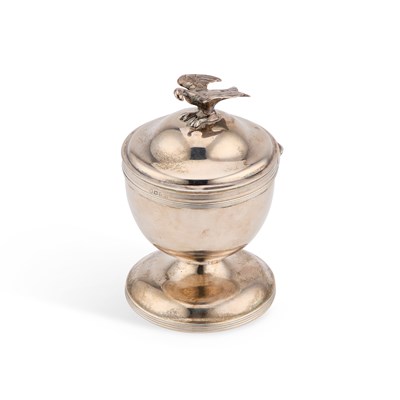 Lot 451 - A GEORGE III SILVER SUGAR BOX