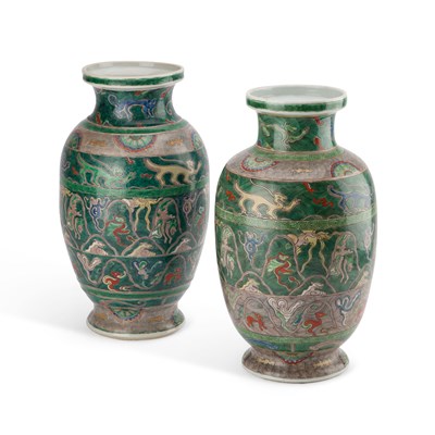 Lot 103 - A LARGE PAIR OF CHINESE FAMILLE VERTE VASES, LATE 19TH/ EARLY 20TH CENTURY
