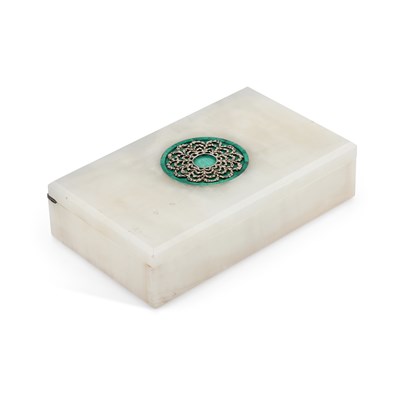 Lot 266 - STUART DEVLIN: AN ELIZABETH II SILVER, MALACHITE AND ONYX BOX