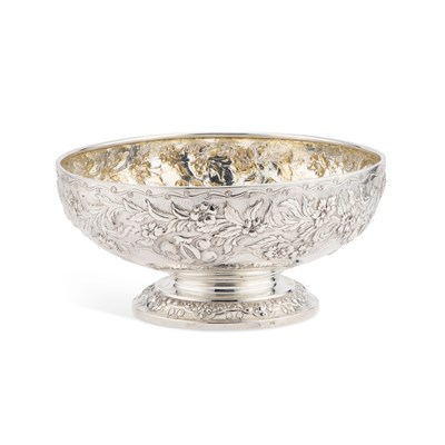 Lot 312 - AN EDWARDIAN SILVER BOWL