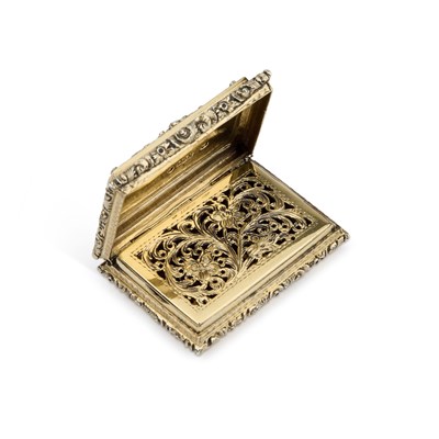 Lot 396 - A FINE EARLY VICTORIAN SILVER-GILT VINAIGRETTE