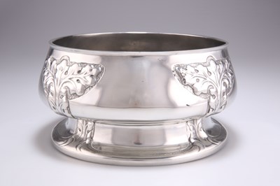 Lot 73 - A LIBERTY & CO TUDRIC PEWTER BOWL, PROBABLY BY OLIVER BAKER