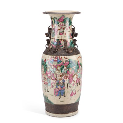 Lot 114 - A LARGE CHINESE CRACKLE GLAZE VASE
