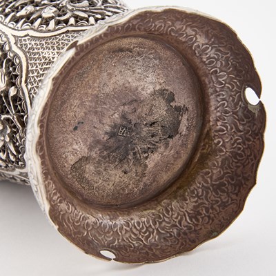 Lot 229 - A CHINESE SILVER VASE