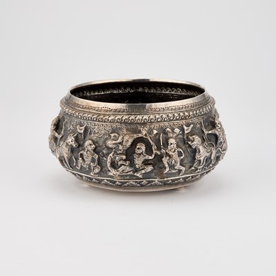 Lot 199 - A 20TH CENTURY BURMESE SILVER BOWL