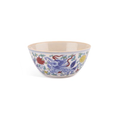 Lot 190 - A CHINESE DOUCAI CUP
