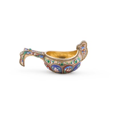 Lot 224 - A RUSSIAN SILVER AND ENAMEL KOVSCH