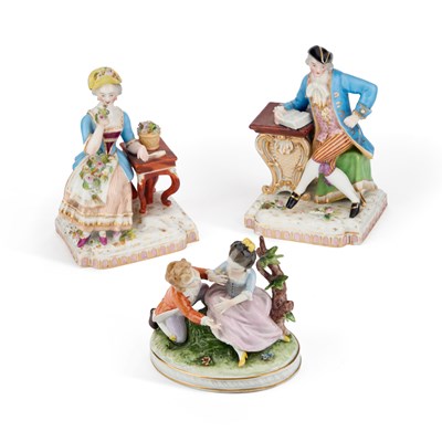 Lot 56 - A PAIR OF JACOB PETIT PORCELAIN FIGURES, 19TH CENTURY