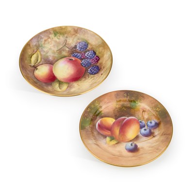 Lot 63 - TWO SMALL ROYAL WORCESTER FRUIT PAINTED DISHES