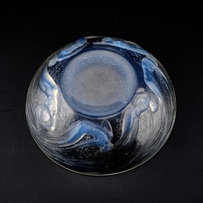 Lot 36 - RENÉ LALIQUE (FRENCH, 1860-1945), 'ONDINES', A BOWL, DESIGNED 1921