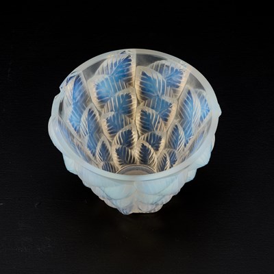 Lot 29 - RENÉ LALIQUE (FRENCH, 1860-1945), 'MOISSAC', A VASE, DESIGNED 1927