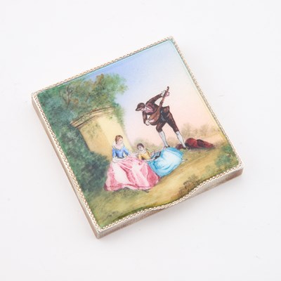 Lot 195 - A GEORGE VI SILVER AND ENAMEL COMPACT