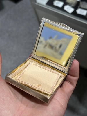 Lot 195 - A GEORGE VI SILVER AND ENAMEL COMPACT