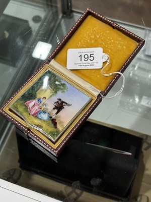 Lot 195 - A GEORGE VI SILVER AND ENAMEL COMPACT