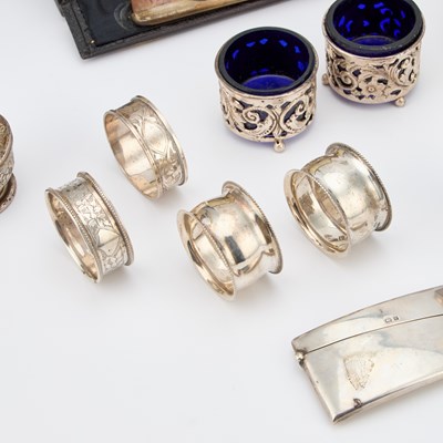 Lot 269 - A MIXED LOT OF SILVER